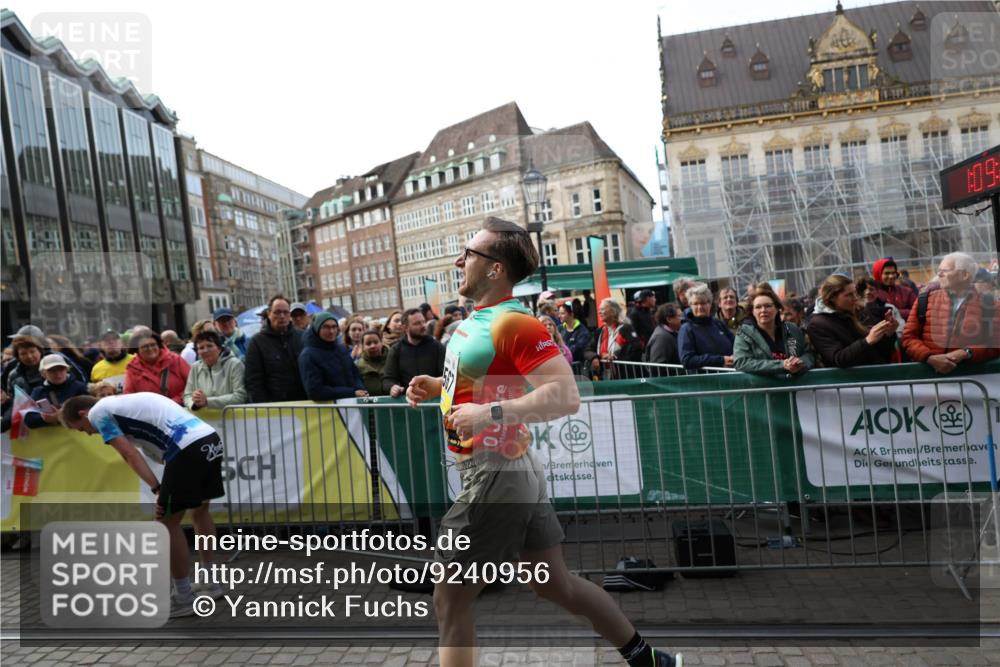 05.10.2025 - 20. swb-Marathon Bremen Yannick Fuchs http://msf.ph/oto/9240956 05.10.2025 10:40:15 Ziel 10276, 11567 meine-sportfotos.de