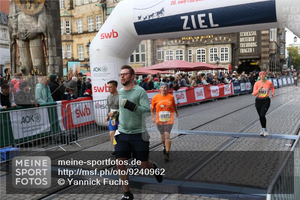 05.10.2025 - 20. swb-Marathon Bremen Yannick Fuchs http://msf.ph/oto/9240962 05.10.2025 11:08:28 Ziel 9186, 9353, 9401, 9519, 10132, 11019, 11097, 11232, 11670, 11671 meine-sportfotos.de