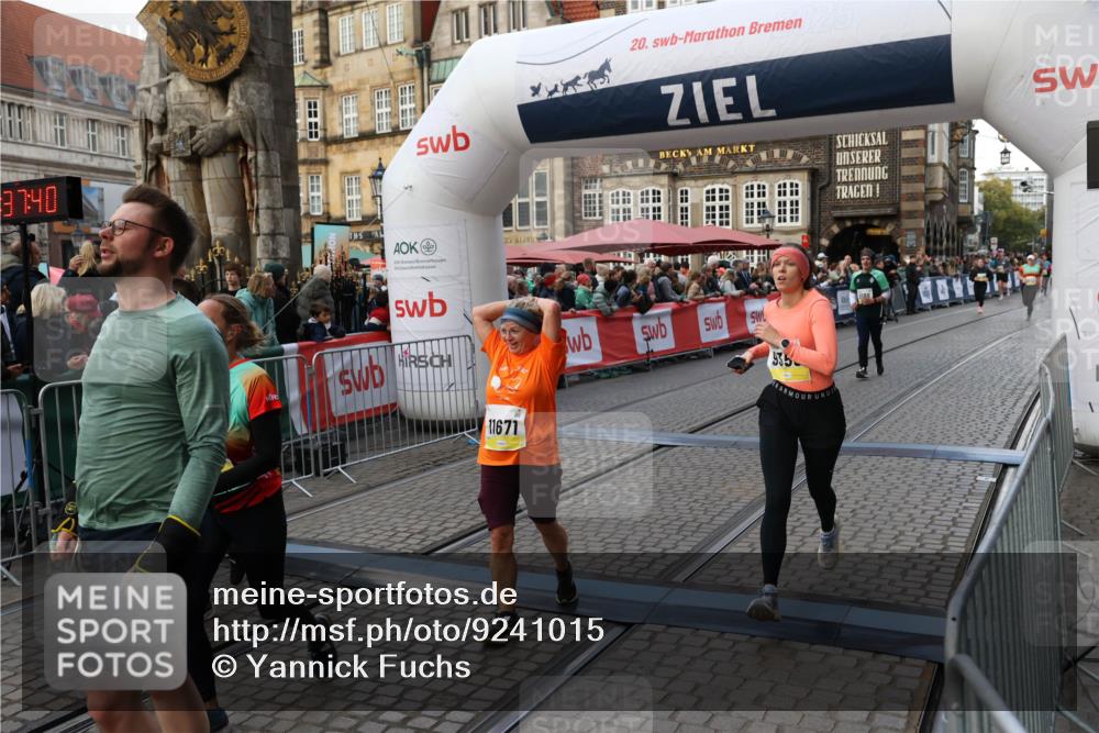 05.10.2025 - 20. swb-Marathon Bremen Yannick Fuchs http://msf.ph/oto/9241015 05.10.2025 11:08:29 Ziel 9186, 9353, 9401, 9519, 10132, 11097, 11232, 11671 meine-sportfotos.de
