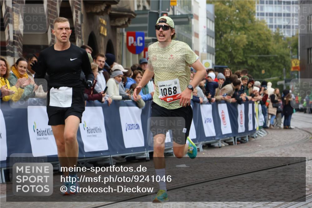 05.10.2025 - 20. swb-Marathon Bremen Strokosch-Dieckow http://msf.ph/oto/9241046 05.10.2025 12:43:13 Ziel 153, 1068, 1459 meine-sportfotos.de