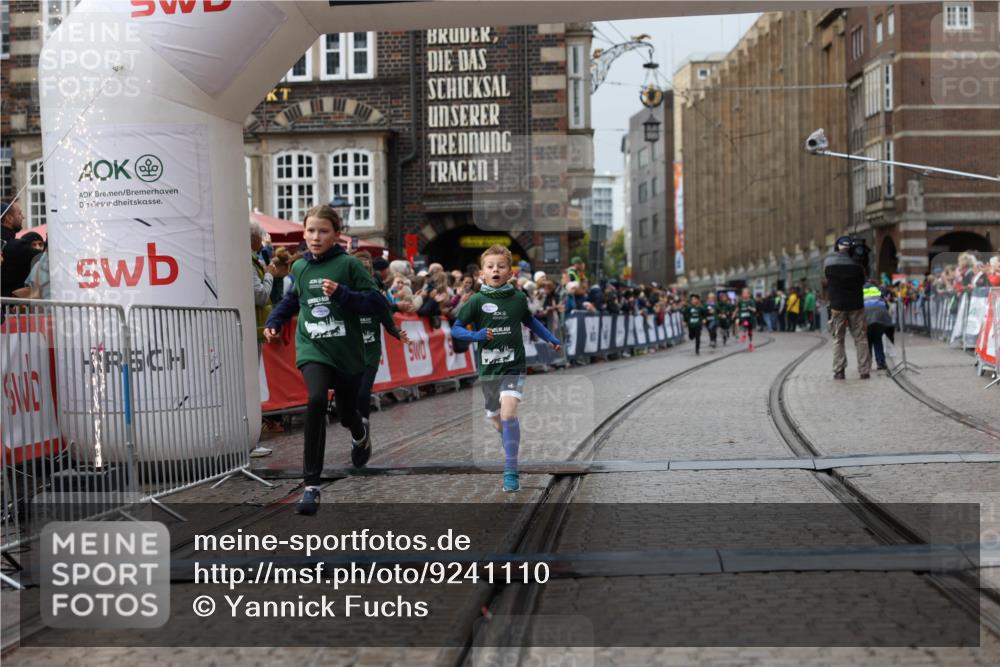 05.10.2025 - 20. swb-Marathon Bremen Yannick Fuchs http://msf.ph/oto/9241110 05.10.2025 15:19:41 Ziel  meine-sportfotos.de