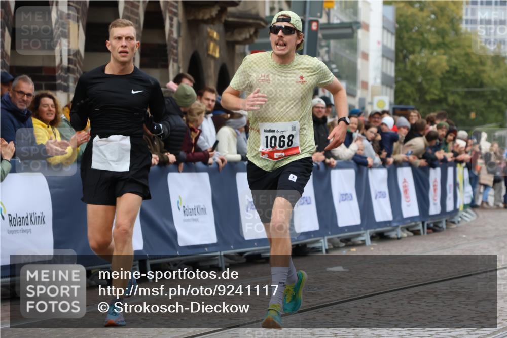 05.10.2025 - 20. swb-Marathon Bremen Strokosch-Dieckow http://msf.ph/oto/9241117 05.10.2025 12:43:13 Ziel 153, 1068, 1459 meine-sportfotos.de