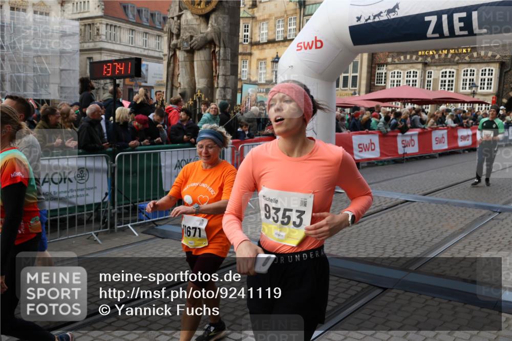 05.10.2025 - 20. swb-Marathon Bremen Yannick Fuchs http://msf.ph/oto/9241119 05.10.2025 11:08:30 Ziel 9186, 9353, 9401, 9519, 10132, 11097, 11671 meine-sportfotos.de