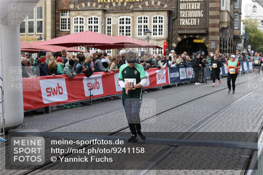 05.10.2025 - 20. swb-Marathon Bremen Yannick Fuchs http://msf.ph/oto/9241158 05.10.2025 11:08:31 Ziel 9186, 9353, 9401, 9552, 10132, 11097, 11671 meine-sportfotos.de