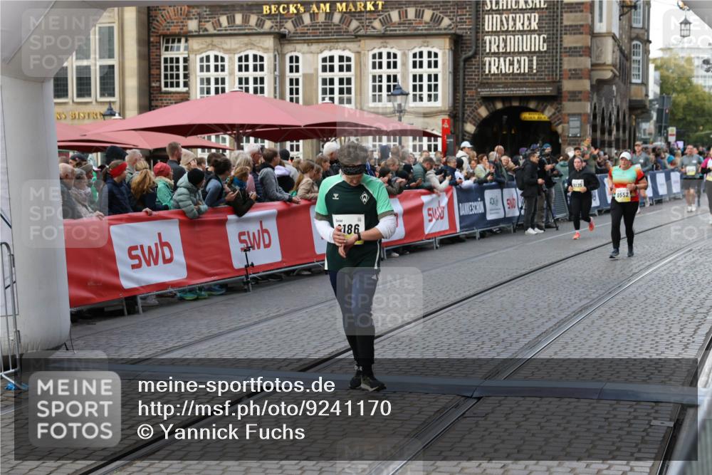 05.10.2025 - 20. swb-Marathon Bremen Yannick Fuchs http://msf.ph/oto/9241170 05.10.2025 11:08:31 Ziel 9186, 9353, 9401, 9552, 10132, 11097, 11671 meine-sportfotos.de