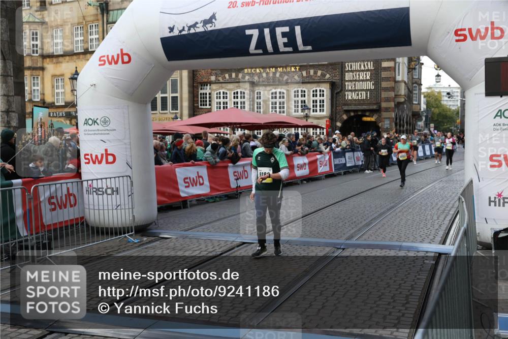 05.10.2025 - 20. swb-Marathon Bremen Yannick Fuchs http://msf.ph/oto/9241186 05.10.2025 11:08:32 Ziel 9186, 9353, 9401, 9552, 10132, 11097, 11671 meine-sportfotos.de