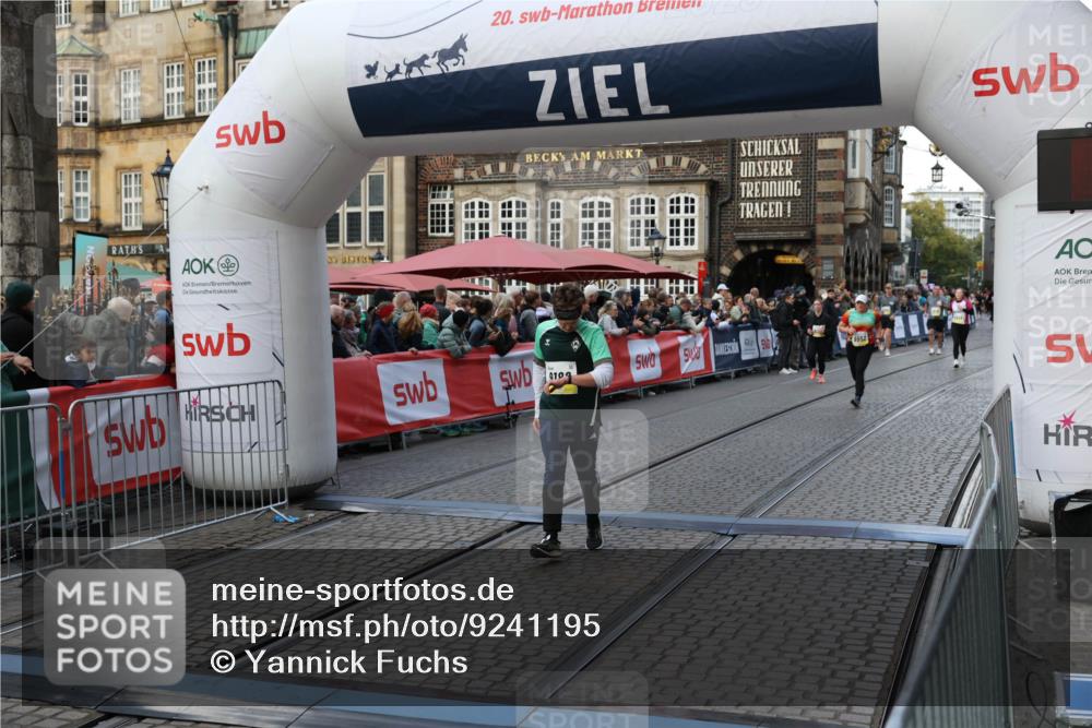05.10.2025 - 20. swb-Marathon Bremen Yannick Fuchs http://msf.ph/oto/9241195 05.10.2025 11:08:32 Ziel 9186, 9353, 9401, 9552, 10132, 11097, 11671 meine-sportfotos.de
