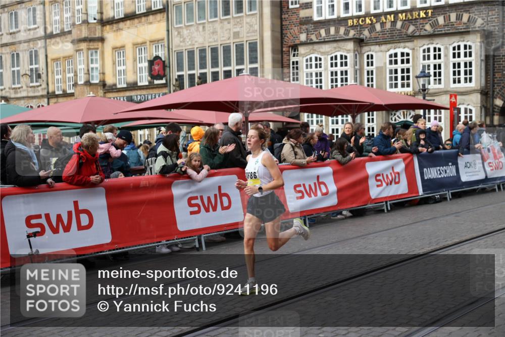 05.10.2025 - 20. swb-Marathon Bremen Yannick Fuchs http://msf.ph/oto/9241196 05.10.2025 10:40:35 Ziel 10070, 10565, 10658, 10686 meine-sportfotos.de