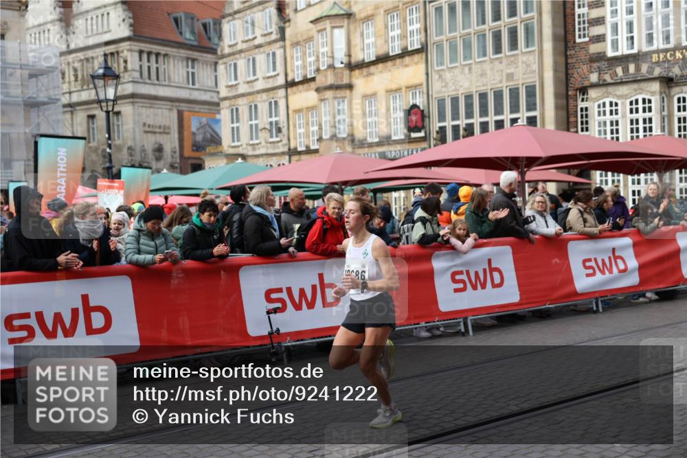 05.10.2025 - 20. swb-Marathon Bremen Yannick Fuchs http://msf.ph/oto/9241222 05.10.2025 10:40:35 Ziel 10070, 10565, 10658, 10686 meine-sportfotos.de