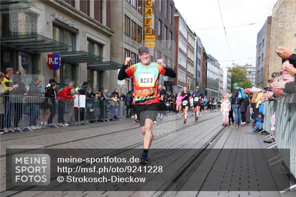 05.10.2025 - 20. swb-Marathon Bremen Strokosch-Dieckow http://msf.ph/oto/9241228 05.10.2025 10:48:03 Ziel 8787, 9223, 9293, 9298, 9385, 9404, 9437, 9478, 9641, 9665, 9704, 9706, 9810, 9958, 10109, 10131, 10177, 10211, 10428, 10685, 10931, 10953, 11005, 11119, 11292, 11299, 11357, 11505, 11561, 11637, 8787, 9223, 9293, 9298, 9385, 9404, 9437, 9478, 9641, 9665, 9704, 9706, 9810, 9958, 10109, 10131, 10177, 10211, 10428, 10685, 10931, 10953, 11005, 11119, 11292, 11299, 11357, 11505, 11561, 11637 meine-sportfotos.de