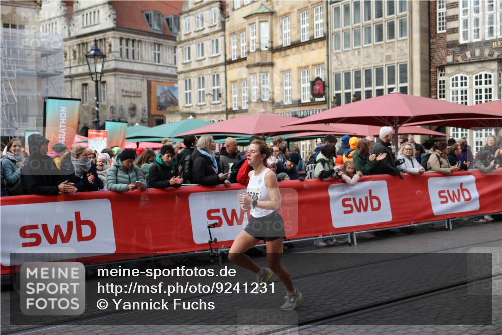 05.10.2025 - 20. swb-Marathon Bremen Yannick Fuchs http://msf.ph/oto/9241231 05.10.2025 10:40:35 Ziel 10070, 10565, 10658, 10686 meine-sportfotos.de