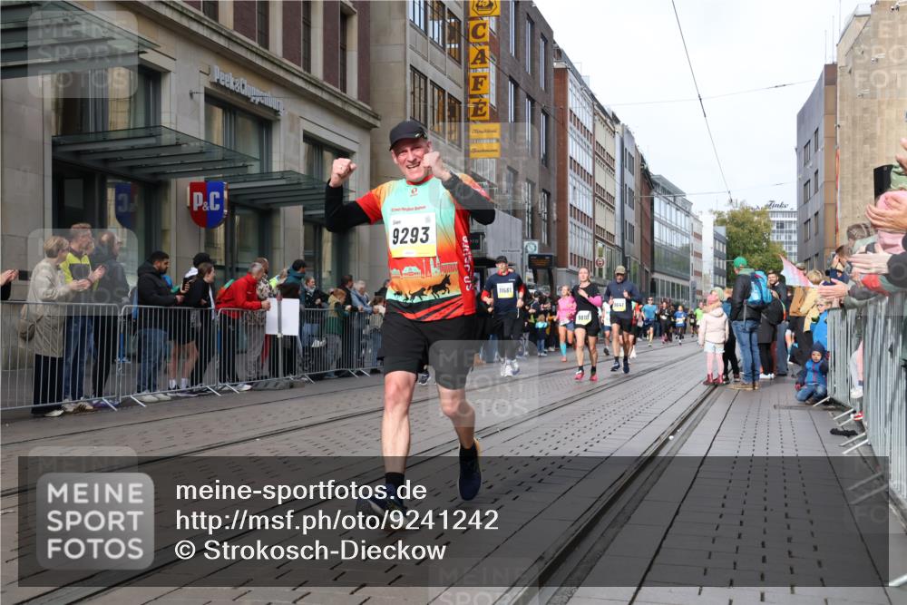 05.10.2025 - 20. swb-Marathon Bremen Strokosch-Dieckow http://msf.ph/oto/9241242 05.10.2025 10:48:03 Ziel 8787, 9223, 9293, 9298, 9385, 9404, 9437, 9478, 9641, 9665, 9704, 9706, 9810, 9958, 10109, 10131, 10177, 10211, 10428, 10685, 10931, 10953, 11005, 11119, 11292, 11299, 11357, 11505, 11561, 11637, 8787, 9223, 9293, 9298, 9385, 9404, 9437, 9478, 9641, 9665, 9704, 9706, 9810, 9958, 10109, 10131, 10177, 10211, 10428, 10685, 10931, 10953, 11005, 11119, 11292, 11299, 11357, 11505, 11561, 11637 meine-sportfotos.de