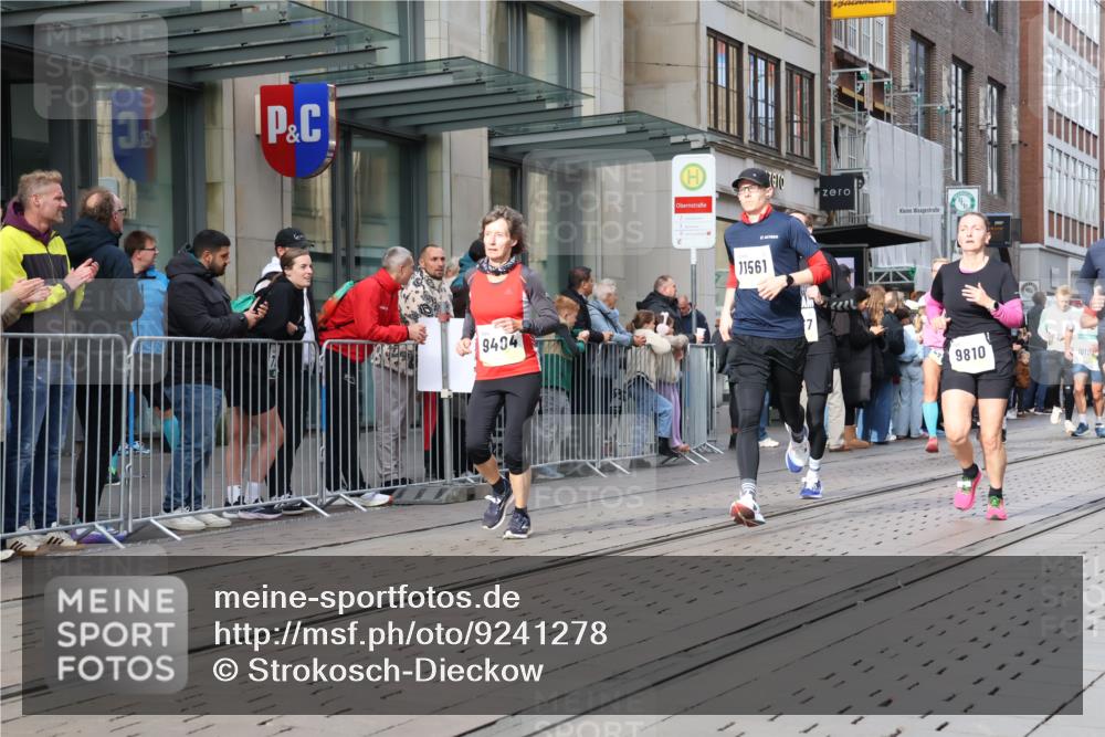 05.10.2025 - 20. swb-Marathon Bremen Strokosch-Dieckow http://msf.ph/oto/9241278 05.10.2025 10:48:04 Ziel 8787, 9223, 9293, 9298, 9385, 9404, 9406, 9437, 9478, 9641, 9665, 9704, 9706, 9810, 9958, 10109, 10131, 10177, 10211, 10685, 10931, 10953, 11005, 11119, 11292, 11357, 11505, 11561, 11637, 8787, 9223, 9293, 9298, 9385, 9404, 9406, 9437, 9478, 9641, 9665, 9704, 9706, 9810, 9958, 10109, 10131, 10177, 10211, 10685, 10931, 10953, 11005, 11119, 11292, 11357, 11505, 11561, 11637 meine-sportfotos.de