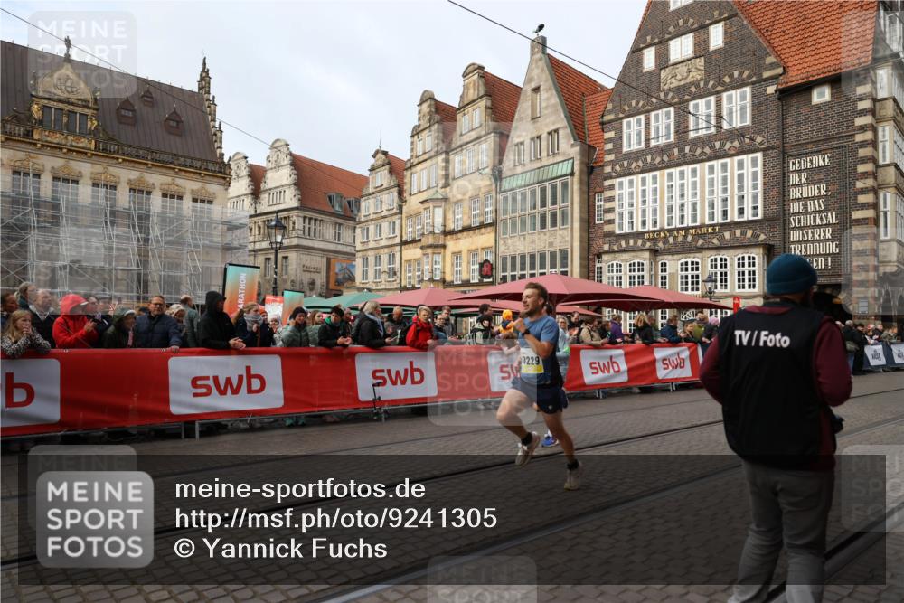 05.10.2025 - 20. swb-Marathon Bremen Yannick Fuchs http://msf.ph/oto/9241305 05.10.2025 10:40:50 Ziel 10161, 10229 meine-sportfotos.de