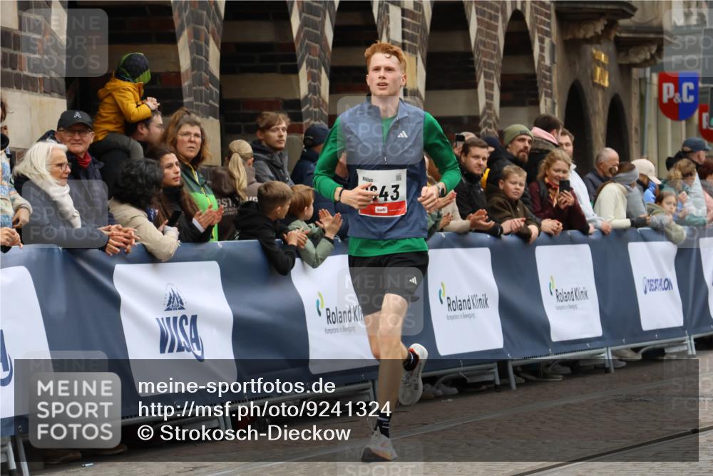 05.10.2025 - 20. swb-Marathon Bremen Strokosch-Dieckow http://msf.ph/oto/9241324 05.10.2025 12:43:25 Ziel 303, 1289, 1643 meine-sportfotos.de