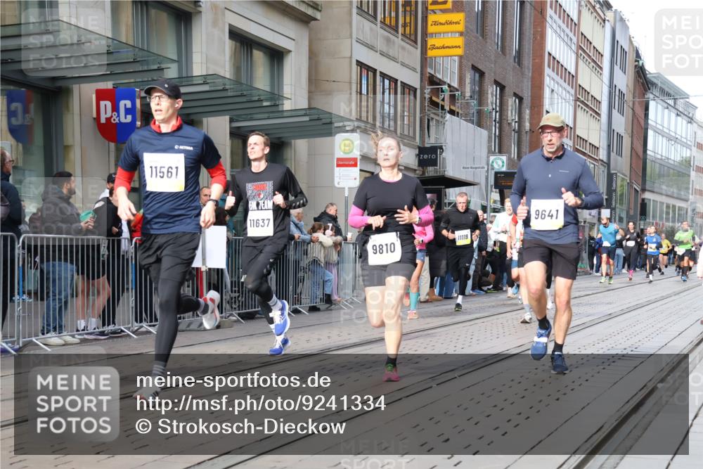 05.10.2025 - 20. swb-Marathon Bremen Strokosch-Dieckow http://msf.ph/oto/9241334 05.10.2025 10:48:05 Ziel 8787, 9223, 9293, 9298, 9385, 9404, 9406, 9437, 9478, 9641, 9665, 9704, 9706, 9810, 9958, 10109, 10131, 10177, 10211, 10685, 10931, 10953, 11005, 11096, 11119, 11292, 11357, 11505, 11561, 11637, 8787, 9223, 9293, 9298, 9385, 9404, 9406, 9437, 9478, 9641, 9665, 9704, 9706, 9810, 9958, 10109, 10131, 10177, 10211, 10685, 10931, 10953, 11005, 11096, 11119, 11292, 11357, 11505, 11561, 11637 meine-sportfotos.de