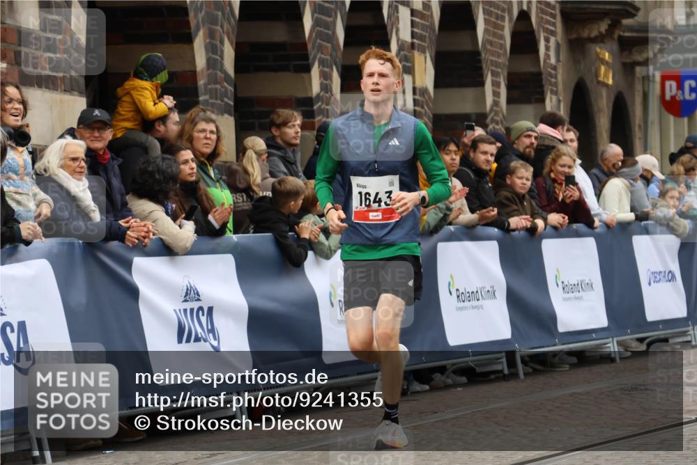 05.10.2025 - 20. swb-Marathon Bremen Strokosch-Dieckow http://msf.ph/oto/9241355 05.10.2025 12:43:25 Ziel 303, 1289, 1643 meine-sportfotos.de