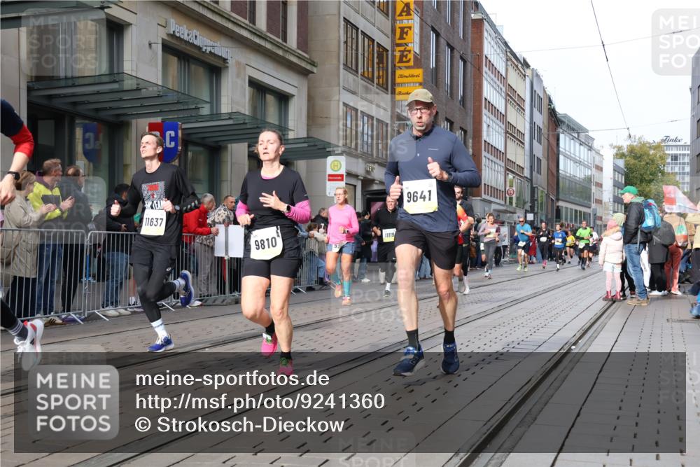 05.10.2025 - 20. swb-Marathon Bremen Strokosch-Dieckow http://msf.ph/oto/9241360 05.10.2025 10:48:06 Ziel 8787, 9223, 9293, 9298, 9385, 9404, 9406, 9437, 9478, 9641, 9665, 9704, 9706, 9810, 9958, 10109, 10131, 10177, 10211, 10303, 10685, 10931, 10953, 11005, 11096, 11119, 11292, 11357, 11505, 11561, 11637, 8787, 9223, 9293, 9298, 9385, 9404, 9406, 9437, 9478, 9641, 9665, 9704, 9706, 9810, 9958, 10109, 10131, 10177, 10211, 10303, 10685, 10931, 10953, 11005, 11096, 11119, 11292, 11357, 11505, 11561, 11637 meine-sportfotos.de