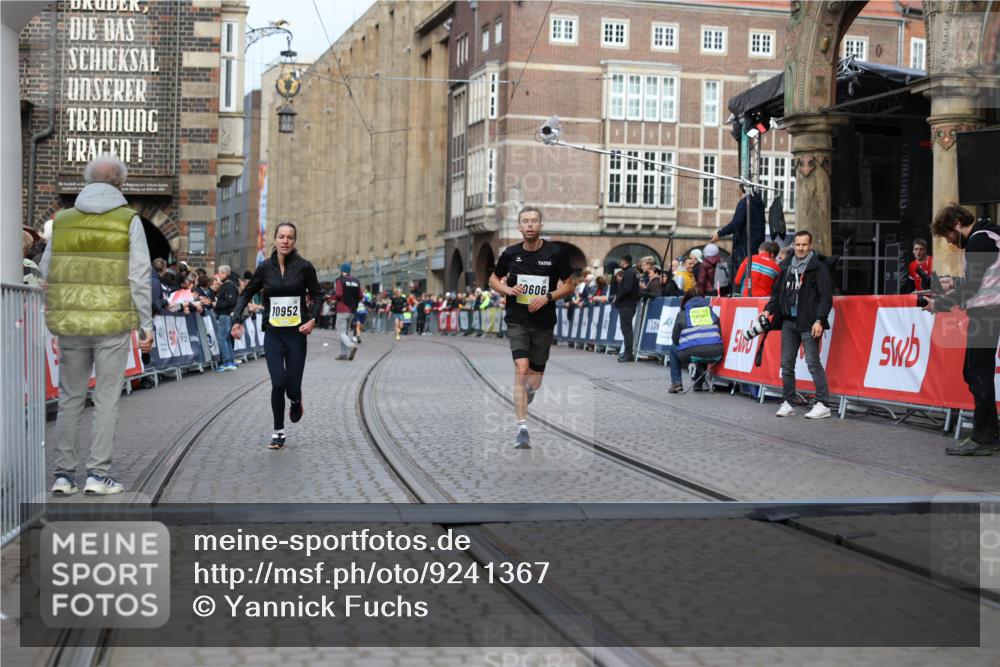 05.10.2025 - 20. swb-Marathon Bremen Yannick Fuchs http://msf.ph/oto/9241367 05.10.2025 10:41:13 Ziel 10606, 10952 meine-sportfotos.de