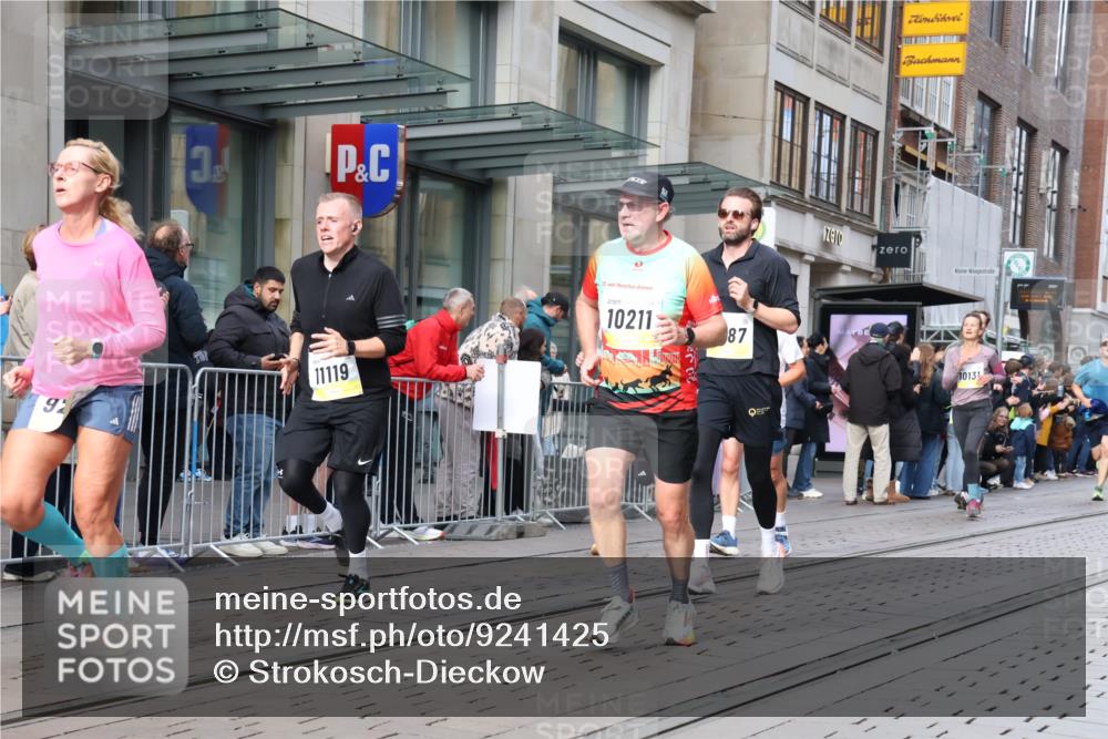 05.10.2025 - 20. swb-Marathon Bremen Strokosch-Dieckow http://msf.ph/oto/9241425 05.10.2025 10:48:08 Ziel 8787, 9223, 9293, 9298, 9385, 9404, 9406, 9437, 9478, 9641, 9665, 9704, 9706, 9810, 9958, 10109, 10131, 10177, 10211, 10303, 10685, 10931, 11005, 11096, 11119, 11292, 11357, 11505, 11561, 11637, 8787, 9223, 9293, 9298, 9385, 9404, 9406, 9437, 9478, 9641, 9665, 9704, 9706, 9810, 9958, 10109, 10131, 10177, 10211, 10303, 10685, 10931, 11005, 11096, 11119, 11292, 11357, 11505, 11561, 11637 meine-sportfotos.de