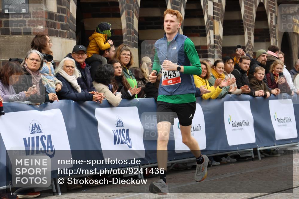 05.10.2025 - 20. swb-Marathon Bremen Strokosch-Dieckow http://msf.ph/oto/9241436 05.10.2025 12:43:25 Ziel 303, 1289, 1643 meine-sportfotos.de