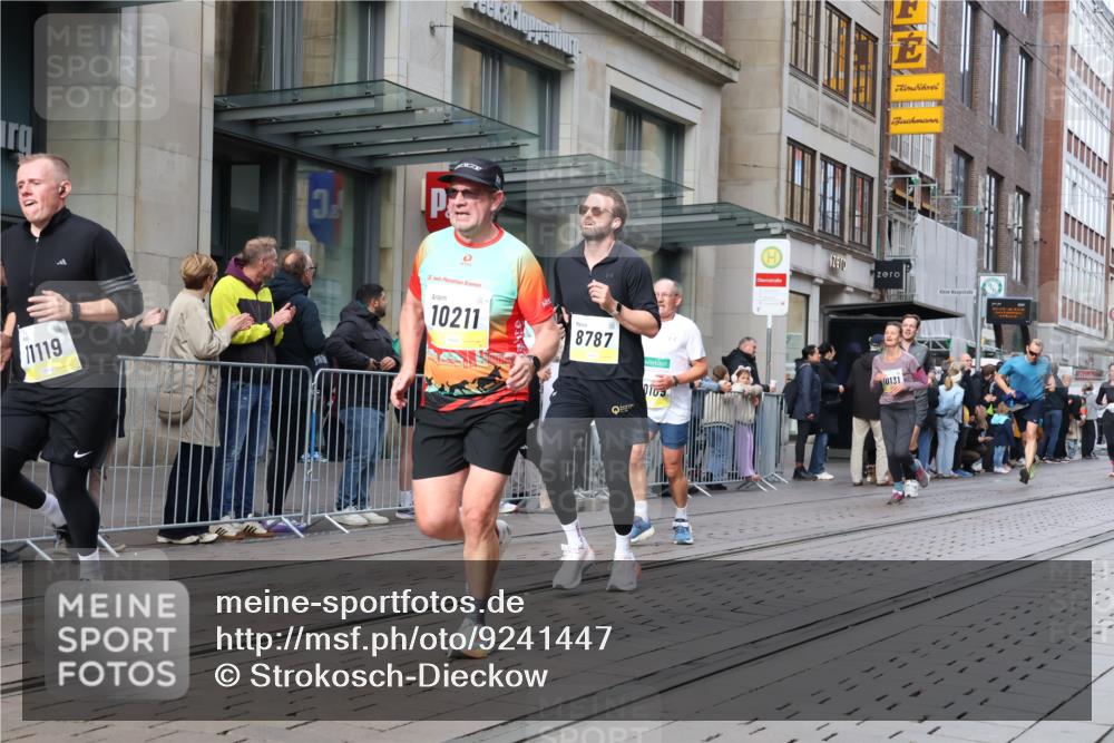 05.10.2025 - 20. swb-Marathon Bremen Strokosch-Dieckow http://msf.ph/oto/9241447 05.10.2025 10:48:09 Ziel 8787, 9223, 9293, 9298, 9385, 9404, 9406, 9437, 9478, 9641, 9665, 9704, 9810, 9958, 10109, 10131, 10177, 10211, 10303, 10685, 10931, 11005, 11096, 11119, 11292, 11357, 11505, 11561, 11637, 8787, 9223, 9293, 9298, 9385, 9404, 9406, 9437, 9478, 9641, 9665, 9704, 9810, 9958, 10109, 10131, 10177, 10211, 10303, 10685, 10931, 11005, 11096, 11119, 11292, 11357, 11505, 11561, 11637 meine-sportfotos.de