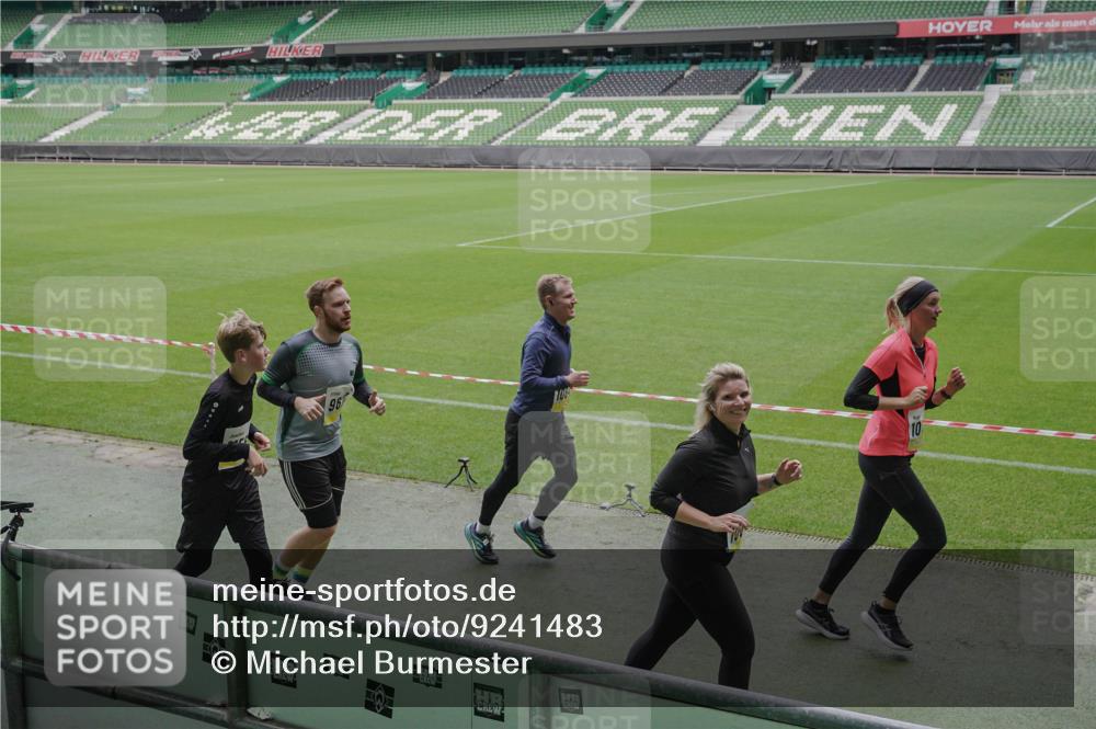 05.10.2025 - 20. swb-Marathon Bremen Michael Burmester http://msf.ph/oto/9241483 05.10.2025 10:35:07 Laufen im Stadion 7147, 7163, 9183, 9188, 9201, 9219, 9292, 9350, 9430, 9495, 9540, 9576, 9582, 9601, 9612, 9622, 9625, 9666, 9669, 9672, 9719, 9720, 9722, 9766, 9783, 9797, 9844, 9847, 9872, 9886, 9925, 9932, 9952, 9968, 9981, 10049, 10055, 10080, 10088, 10105, 10111, 10145, 10169, 10179, 10200, 10225, 10260, 10263, 10281, 10329, 10341, 10368, 10377, 10395, 10397, 10527, 10555, 10644, 10645, 10648, 10653, 10694, 10834, 10845, 10950, 10988, 7101, 7215, 9372, 9472, 9547, 9585, 9820 meine-sportfotos.de