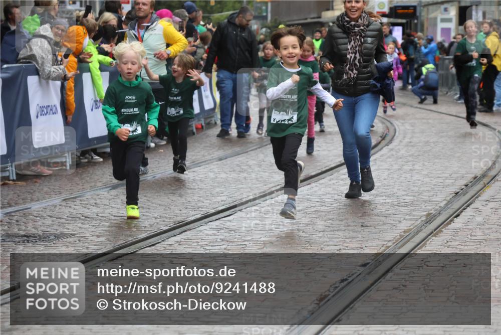 05.10.2025 - 20. swb-Marathon Bremen Strokosch-Dieckow http://msf.ph/oto/9241488 05.10.2025 15:22:27 Ziel  meine-sportfotos.de