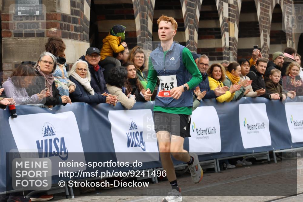 05.10.2025 - 20. swb-Marathon Bremen Strokosch-Dieckow http://msf.ph/oto/9241496 05.10.2025 12:43:25 Ziel 303, 1289, 1643 meine-sportfotos.de