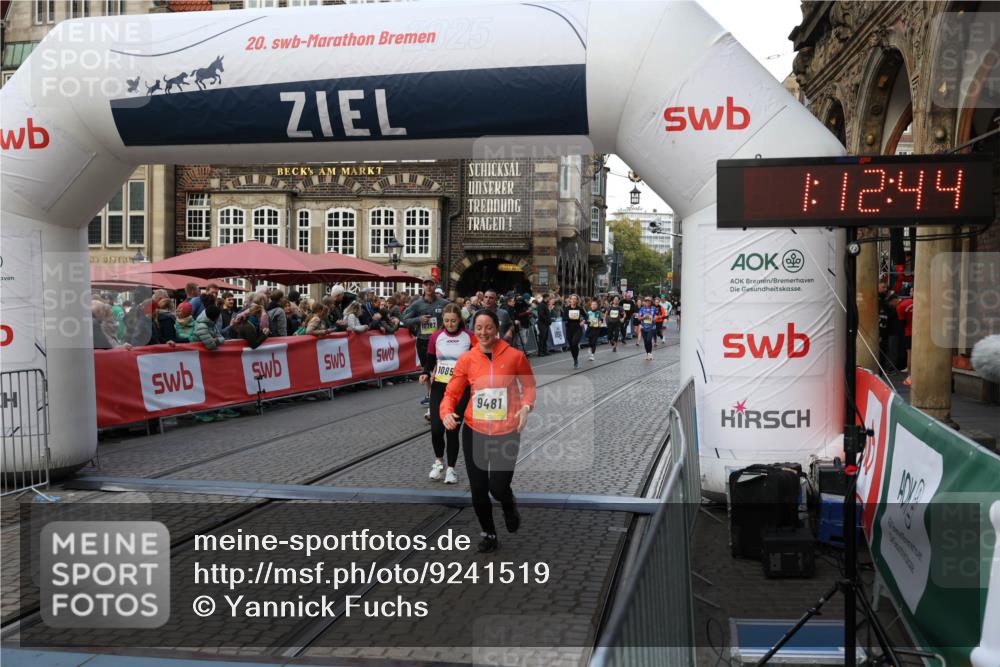05.10.2025 - 20. swb-Marathon Bremen Yannick Fuchs http://msf.ph/oto/9241519 05.10.2025 11:08:39 Ziel 9235, 9481, 9552, 9982, 10134, 10787, 10859 meine-sportfotos.de