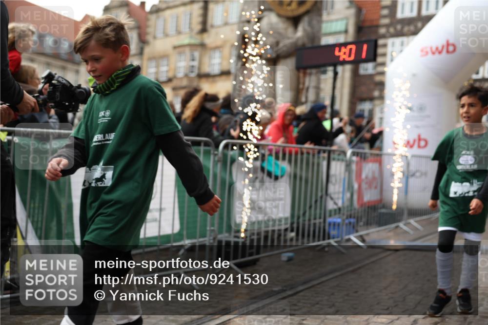 05.10.2025 - 20. swb-Marathon Bremen Yannick Fuchs http://msf.ph/oto/9241530 05.10.2025 15:19:57 Ziel  meine-sportfotos.de