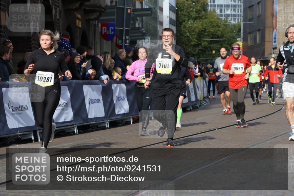 05.10.2025 - 20. swb-Marathon Bremen Strokosch-Dieckow http://msf.ph/oto/9241531 05.10.2025 10:57:21 Ziel 7101, 9215, 9260, 9292, 9450, 9550, 9844, 9947, 10169, 10281, 10367, 10645, 10657, 10950, 11015, 11606 meine-sportfotos.de