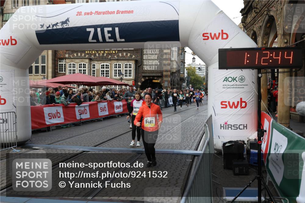 05.10.2025 - 20. swb-Marathon Bremen Yannick Fuchs http://msf.ph/oto/9241532 05.10.2025 11:08:39 Ziel 9235, 9481, 9552, 9982, 10134, 10787, 10859 meine-sportfotos.de
