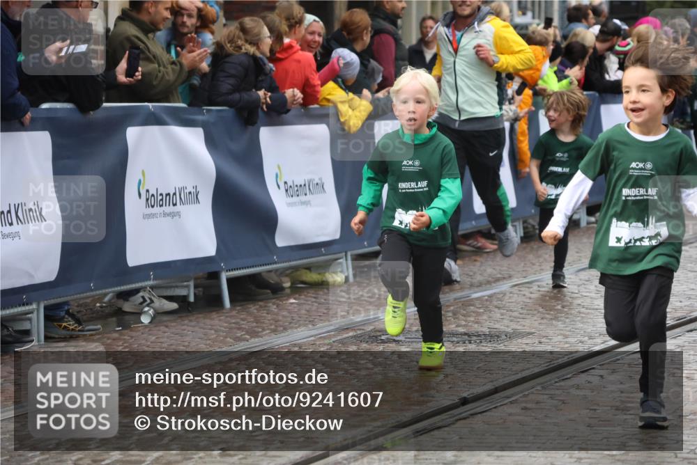 05.10.2025 - 20. swb-Marathon Bremen Strokosch-Dieckow http://msf.ph/oto/9241607 05.10.2025 15:22:29 Ziel  meine-sportfotos.de
