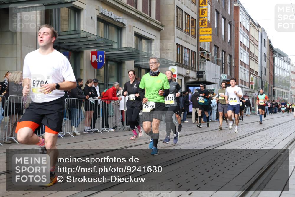 05.10.2025 - 20. swb-Marathon Bremen Strokosch-Dieckow http://msf.ph/oto/9241630 05.10.2025 10:48:15 Ziel 8787, 9223, 9261, 9298, 9385, 9406, 9437, 9478, 9482, 9665, 9704, 9729, 9810, 9958, 10109, 10131, 10177, 10211, 10303, 10685, 10799, 11005, 11096, 11357, 11505, 8787, 9223, 9261, 9298, 9385, 9406, 9437, 9478, 9482, 9665, 9704, 9729, 9810, 9958, 10109, 10131, 10177, 10211, 10303, 10685, 10799, 11005, 11096, 11357, 11505 meine-sportfotos.de