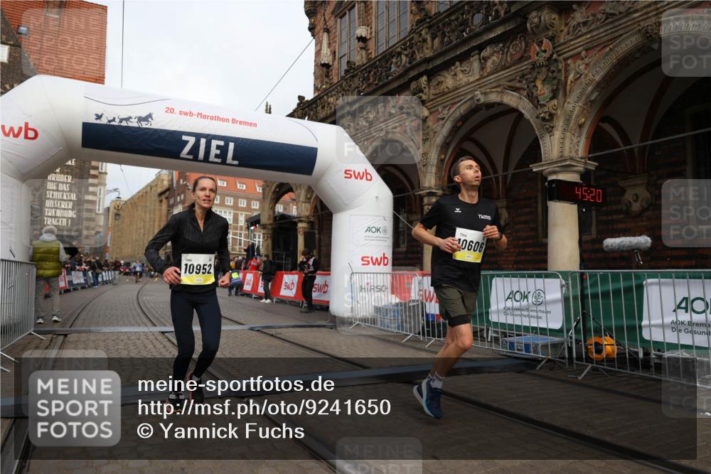 05.10.2025 - 20. swb-Marathon Bremen Yannick Fuchs http://msf.ph/oto/9241650 05.10.2025 10:41:15 Ziel 10606, 10952 meine-sportfotos.de