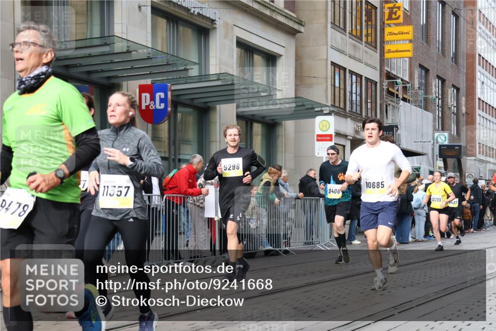 05.10.2025 - 20. swb-Marathon Bremen Strokosch-Dieckow http://msf.ph/oto/9241668 05.10.2025 10:48:16 Ziel 8787, 9261, 9298, 9385, 9406, 9437, 9478, 9482, 9665, 9704, 9729, 9810, 9958, 10109, 10131, 10177, 10211, 10303, 10685, 10799, 11005, 11096, 11357, 11505, 8787, 9261, 9298, 9385, 9406, 9437, 9478, 9482, 9665, 9704, 9729, 9810, 9958, 10109, 10131, 10177, 10211, 10303, 10685, 10799, 11005, 11096, 11357, 11505 meine-sportfotos.de