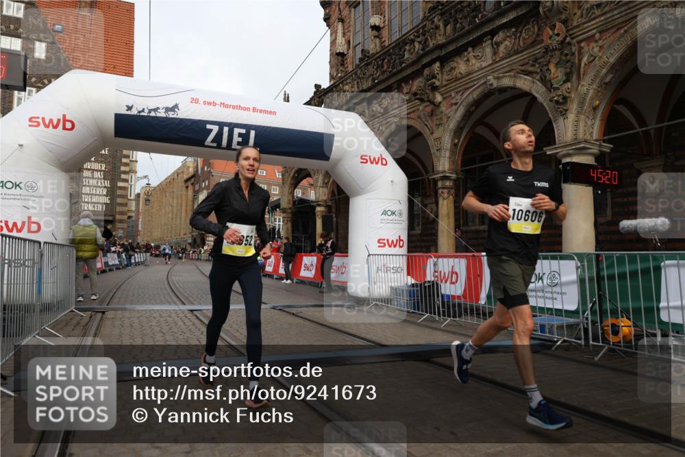 05.10.2025 - 20. swb-Marathon Bremen Yannick Fuchs http://msf.ph/oto/9241673 05.10.2025 10:41:16 Ziel 10606, 10952 meine-sportfotos.de