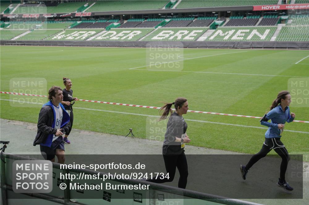 05.10.2025 - 20. swb-Marathon Bremen Michael Burmester http://msf.ph/oto/9241734 05.10.2025 10:35:14 Laufen im Stadion 7147, 7163, 9183, 9188, 9201, 9219, 9292, 9350, 9430, 9495, 9508, 9540, 9550, 9576, 9582, 9601, 9612, 9622, 9625, 9666, 9669, 9672, 9720, 9722, 9766, 9790, 9797, 9847, 9886, 9925, 9952, 9968, 9981, 10049, 10055, 10080, 10084, 10105, 10145, 10169, 10179, 10200, 10225, 10260, 10263, 10281, 10329, 10341, 10368, 10377, 10395, 10397, 10527, 10555, 10644, 10645, 10653, 10694, 10834, 10845, 10950, 10988, 7101, 7215, 9372, 9472, 9547, 9585, 9719, 9783, 9820 meine-sportfotos.de