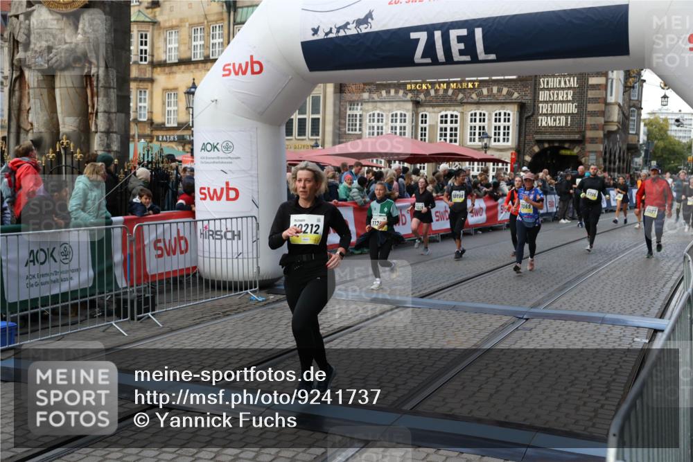 05.10.2025 - 20. swb-Marathon Bremen Yannick Fuchs http://msf.ph/oto/9241737 05.10.2025 11:08:46 Ziel 7069, 7706, 9982, 10134, 10212, 10787, 10859, 10998, 11028, 11073, 11076, 11242 meine-sportfotos.de