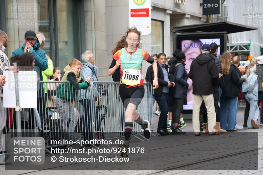 05.10.2025 - 20. swb-Marathon Bremen Strokosch-Dieckow http://msf.ph/oto/9241876 05.10.2025 10:48:26 Ziel 7414, 9255, 9261, 9385, 9406, 9482, 9583, 9674, 9729, 10047, 10303, 10799, 10877, 10973, 11096, 11248, 7414, 9255, 9261, 9385, 9406, 9482, 9583, 9674, 9729, 10047, 10303, 10799, 10877, 10973, 11096, 11248 meine-sportfotos.de