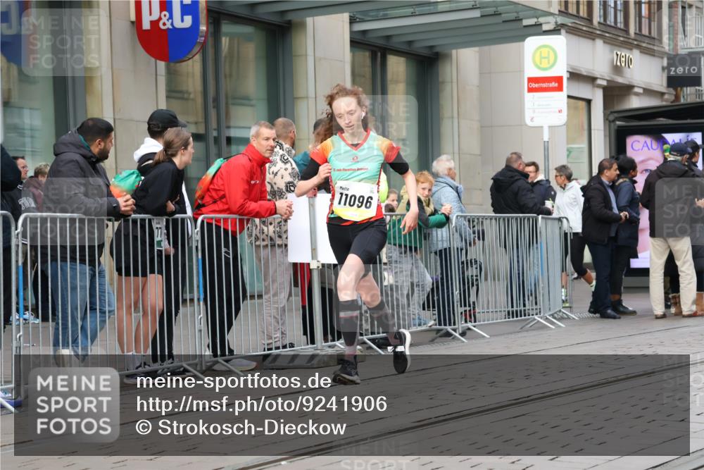 05.10.2025 - 20. swb-Marathon Bremen Strokosch-Dieckow http://msf.ph/oto/9241906 05.10.2025 10:48:26 Ziel 7414, 9255, 9261, 9385, 9406, 9482, 9583, 9674, 9729, 10047, 10303, 10799, 10877, 10973, 11096, 11248, 7414, 9255, 9261, 9385, 9406, 9482, 9583, 9674, 9729, 10047, 10303, 10799, 10877, 10973, 11096, 11248 meine-sportfotos.de