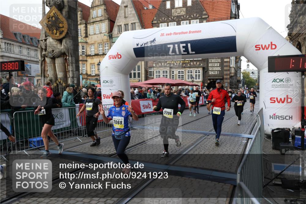 05.10.2025 - 20. swb-Marathon Bremen Yannick Fuchs http://msf.ph/oto/9241923 05.10.2025 11:08:49 Ziel 7069, 7706, 9191, 9276, 9589, 9982, 10212, 10567, 10939, 10998, 11028, 11073, 11076, 11242, 11479, 11590 meine-sportfotos.de