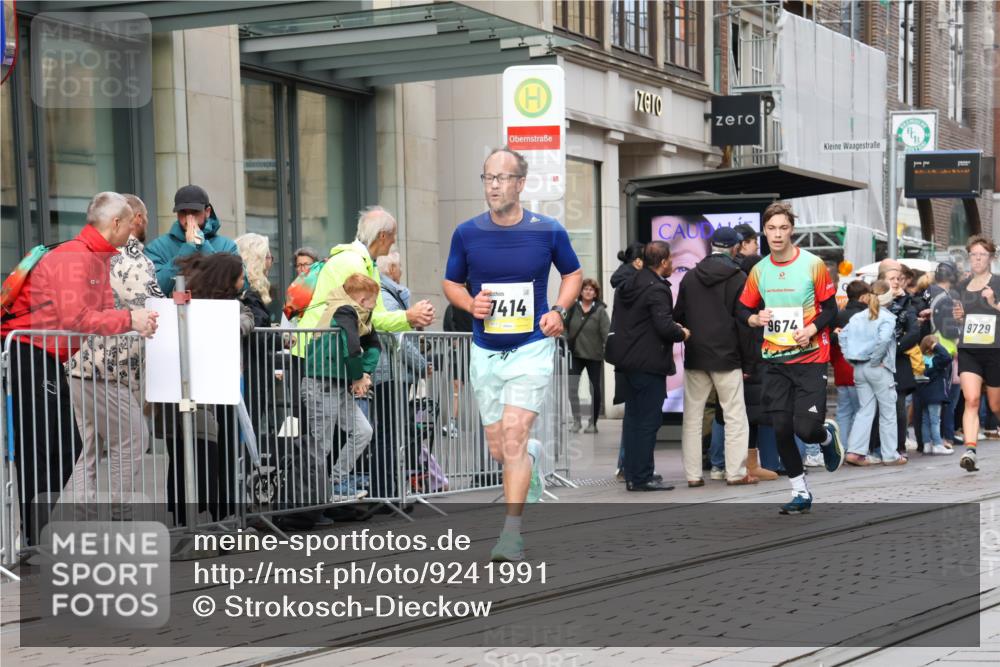 05.10.2025 - 20. swb-Marathon Bremen Strokosch-Dieckow http://msf.ph/oto/9241991 05.10.2025 10:48:29 Ziel 7414, 9216, 9255, 9261, 9406, 9482, 9583, 9674, 9729, 10047, 10303, 10799, 10877, 10973, 11096, 11248, 7414, 9216, 9255, 9261, 9406, 9482, 9583, 9674, 9729, 10047, 10303, 10799, 10877, 10973, 11096, 11248 meine-sportfotos.de