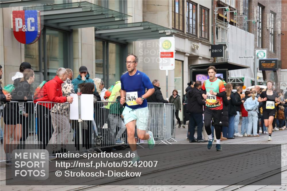 05.10.2025 - 20. swb-Marathon Bremen Strokosch-Dieckow http://msf.ph/oto/9242007 05.10.2025 10:48:30 Ziel 7414, 9216, 9255, 9261, 9482, 9583, 9674, 9729, 10047, 10303, 10733, 10799, 10877, 10973, 11096, 11248, 7414, 9216, 9255, 9261, 9482, 9583, 9674, 9729, 10047, 10303, 10733, 10799, 10877, 10973, 11096, 11248 meine-sportfotos.de