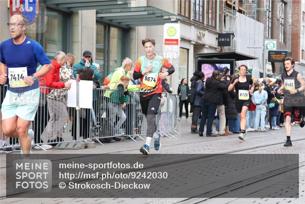 05.10.2025 - 20. swb-Marathon Bremen Strokosch-Dieckow http://msf.ph/oto/9242030 05.10.2025 10:48:31 Ziel 7414, 9216, 9255, 9261, 9317, 9482, 9583, 9674, 9729, 10047, 10303, 10733, 10799, 10877, 10973, 11248, 7414, 9216, 9255, 9261, 9317, 9482, 9583, 9674, 9729, 10047, 10303, 10733, 10799, 10877, 10973, 11248 meine-sportfotos.de
