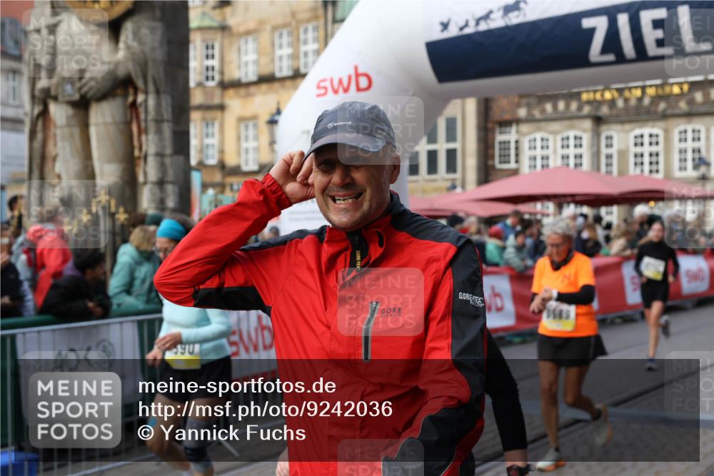 05.10.2025 - 20. swb-Marathon Bremen Yannick Fuchs http://msf.ph/oto/9242036 05.10.2025 11:08:53 Ziel 7069, 7706, 9191, 9274, 9276, 9589, 10051, 10567, 10939, 10998, 11028, 11073, 11076, 11479, 11590 meine-sportfotos.de