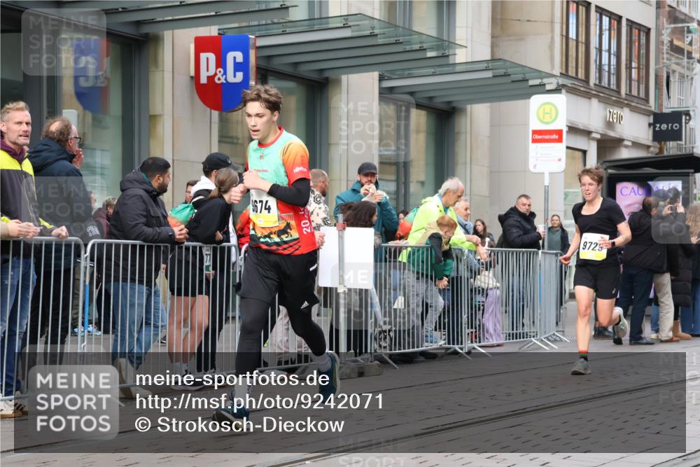 05.10.2025 - 20. swb-Marathon Bremen Strokosch-Dieckow http://msf.ph/oto/9242071 05.10.2025 10:48:32 Ziel 7414, 9216, 9255, 9261, 9317, 9482, 9583, 9674, 9729, 10047, 10733, 10799, 10877, 10973, 11248, 7414, 9216, 9255, 9261, 9317, 9482, 9583, 9674, 9729, 10047, 10733, 10799, 10877, 10973, 11248 meine-sportfotos.de