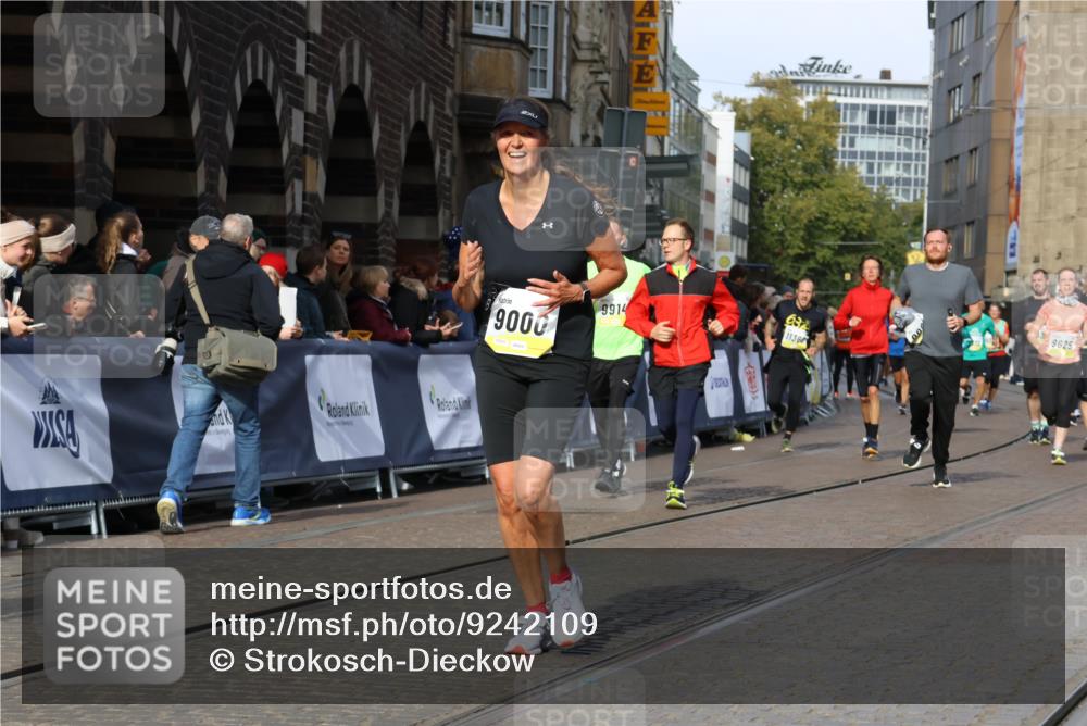 05.10.2025 - 20. swb-Marathon Bremen Strokosch-Dieckow http://msf.ph/oto/9242109 05.10.2025 10:57:29 Ziel 9000, 9215, 9625, 9747, 9904, 9914, 9962, 10139, 10694, 10739, 10950, 11360, 11583, 11606 meine-sportfotos.de