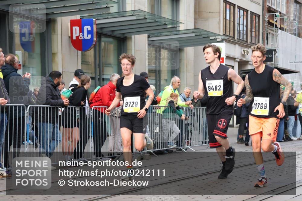 05.10.2025 - 20. swb-Marathon Bremen Strokosch-Dieckow http://msf.ph/oto/9242111 05.10.2025 10:48:33 Ziel 7414, 9014, 9216, 9255, 9261, 9317, 9482, 9583, 9674, 9729, 10047, 10733, 10799, 10877, 10973, 11248, 7414, 9014, 9216, 9255, 9261, 9317, 9482, 9583, 9674, 9729, 10047, 10733, 10799, 10877, 10973, 11248 meine-sportfotos.de